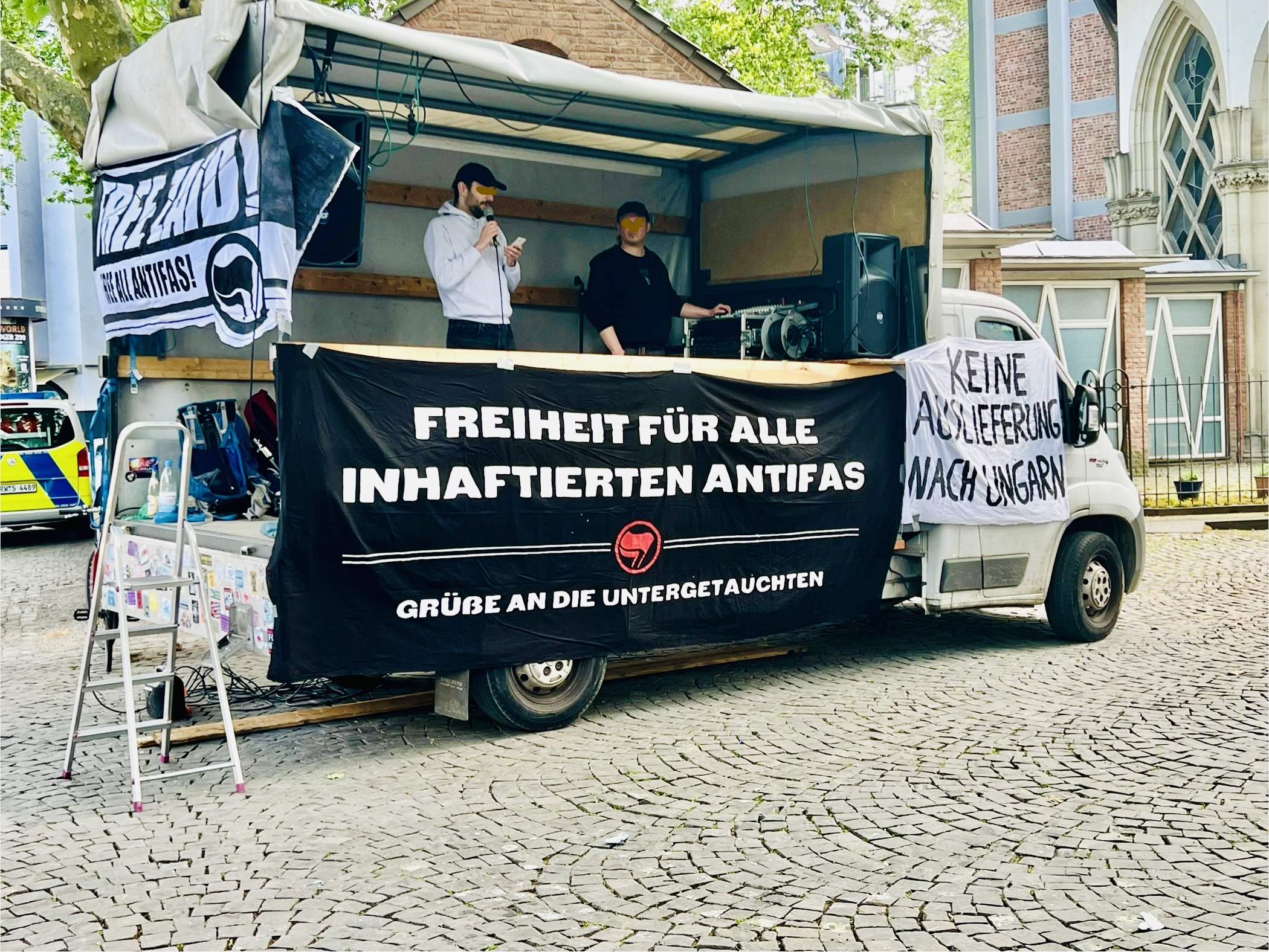 Mitschnitt der Kundgebung der Budapest Soligruppe Köln am 4.Mai 2025 am Zülpicher Platz in Köln.